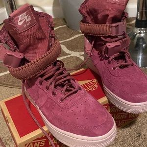 Nike air force 1s (tall)